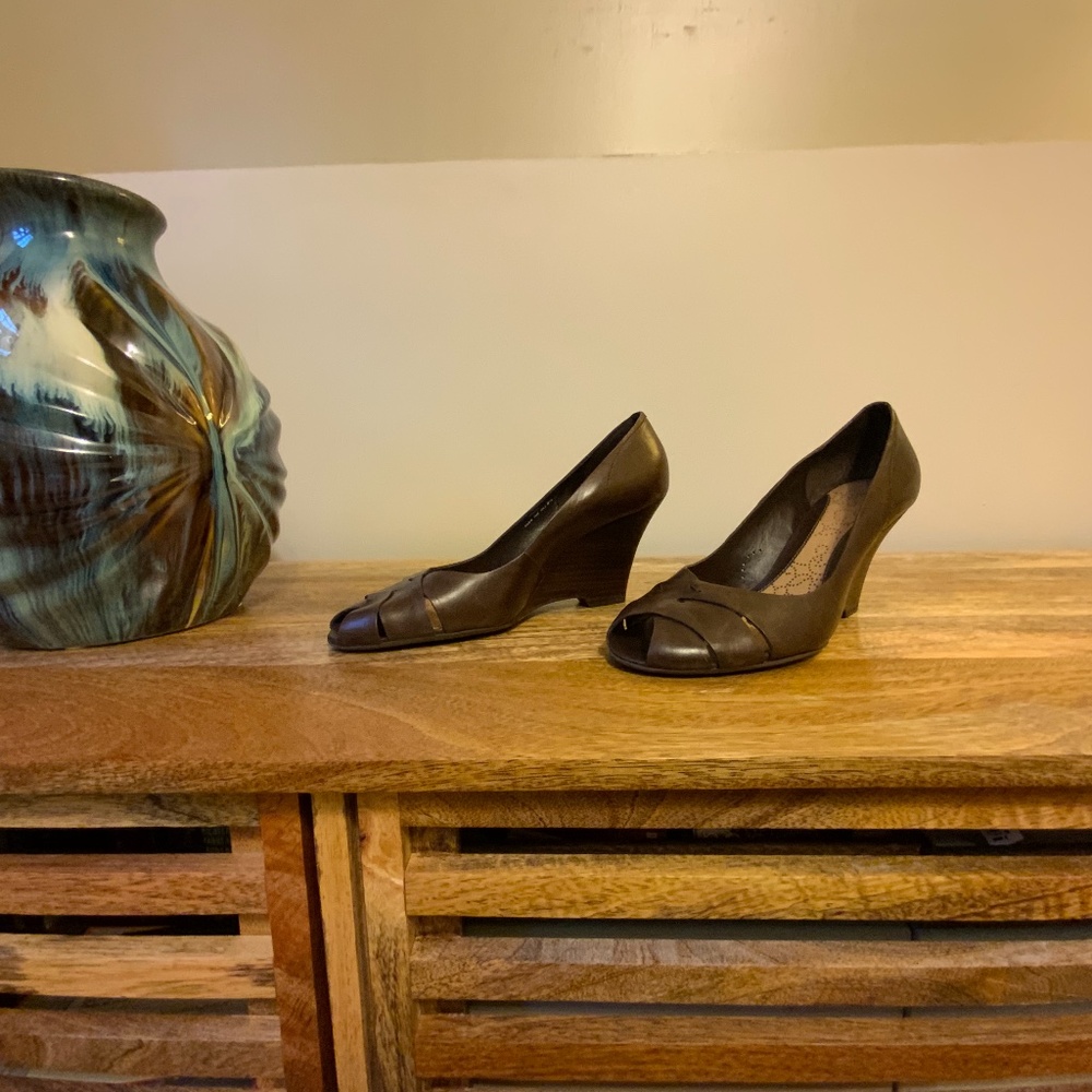 Brown wedges